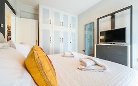 Seaside Central Apartment